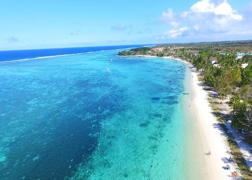 Palmar beach in Mauritius is on the east coast and is a very popular tourist destination. A few hotels are in the area such as Veranda Palmar and Lux Belle Mare