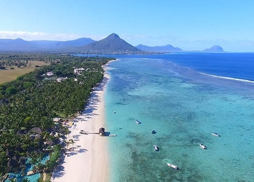 Flic en flac in Mauritius. Few hotels along the beach are sugareach and La Pirogue of Sun resorts. Hilton. Sofitel l'Imperial. Maradiva. Pearle Beach. Villa caroline